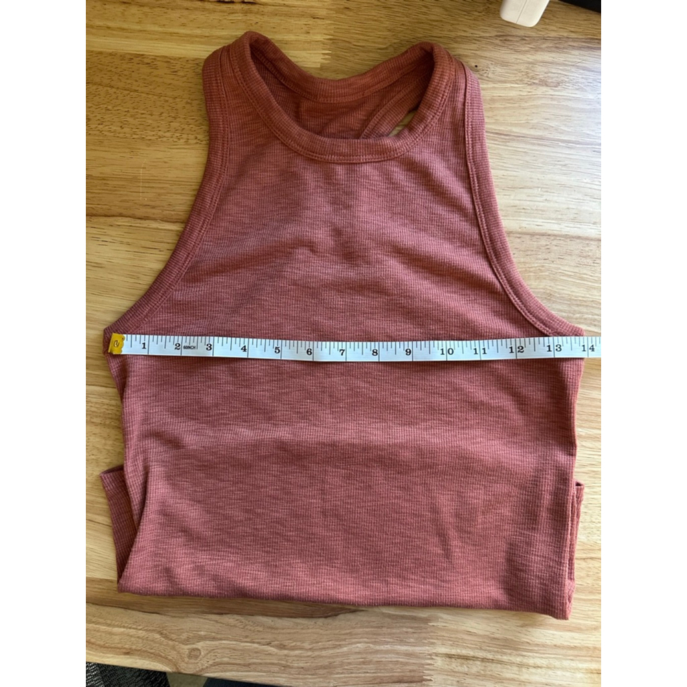 Vuori Tank Top in Dusty Coral Heather - Picture 5 of 7